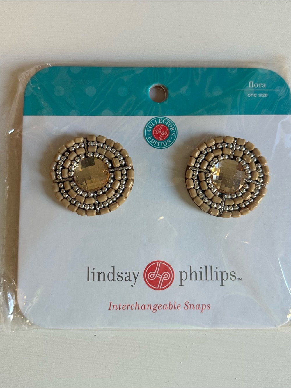 NWT lindsay phillips Beige and Gold Beaded Snap Shoe Brooches